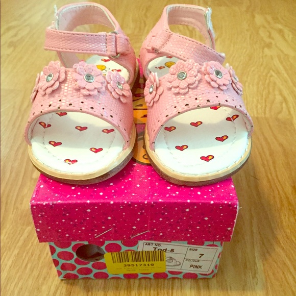 Toddler size 7 pink sandals - Picture 1 of 3